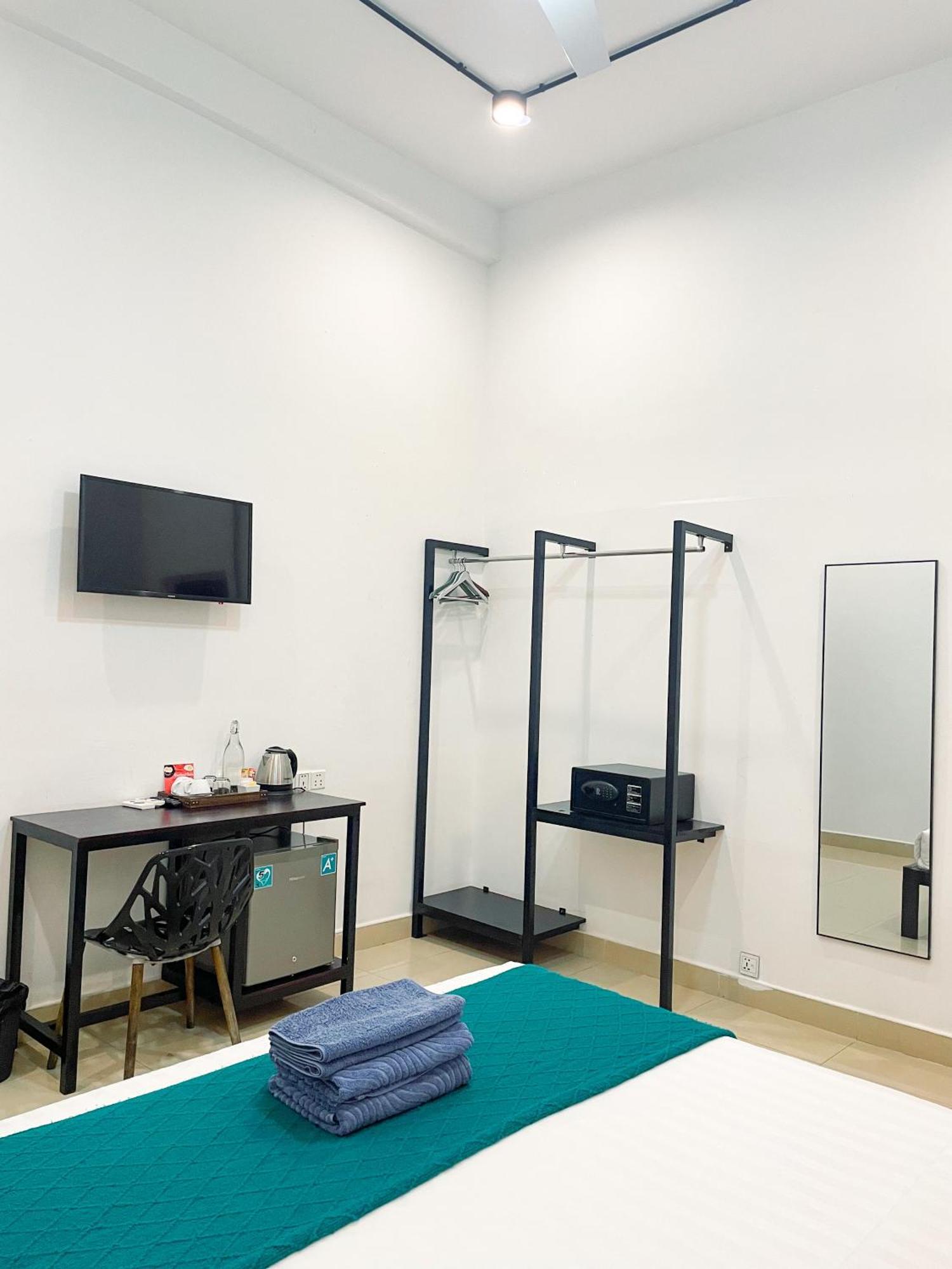 Hotel Birdcage Boutique Phnom Penh Esterno foto