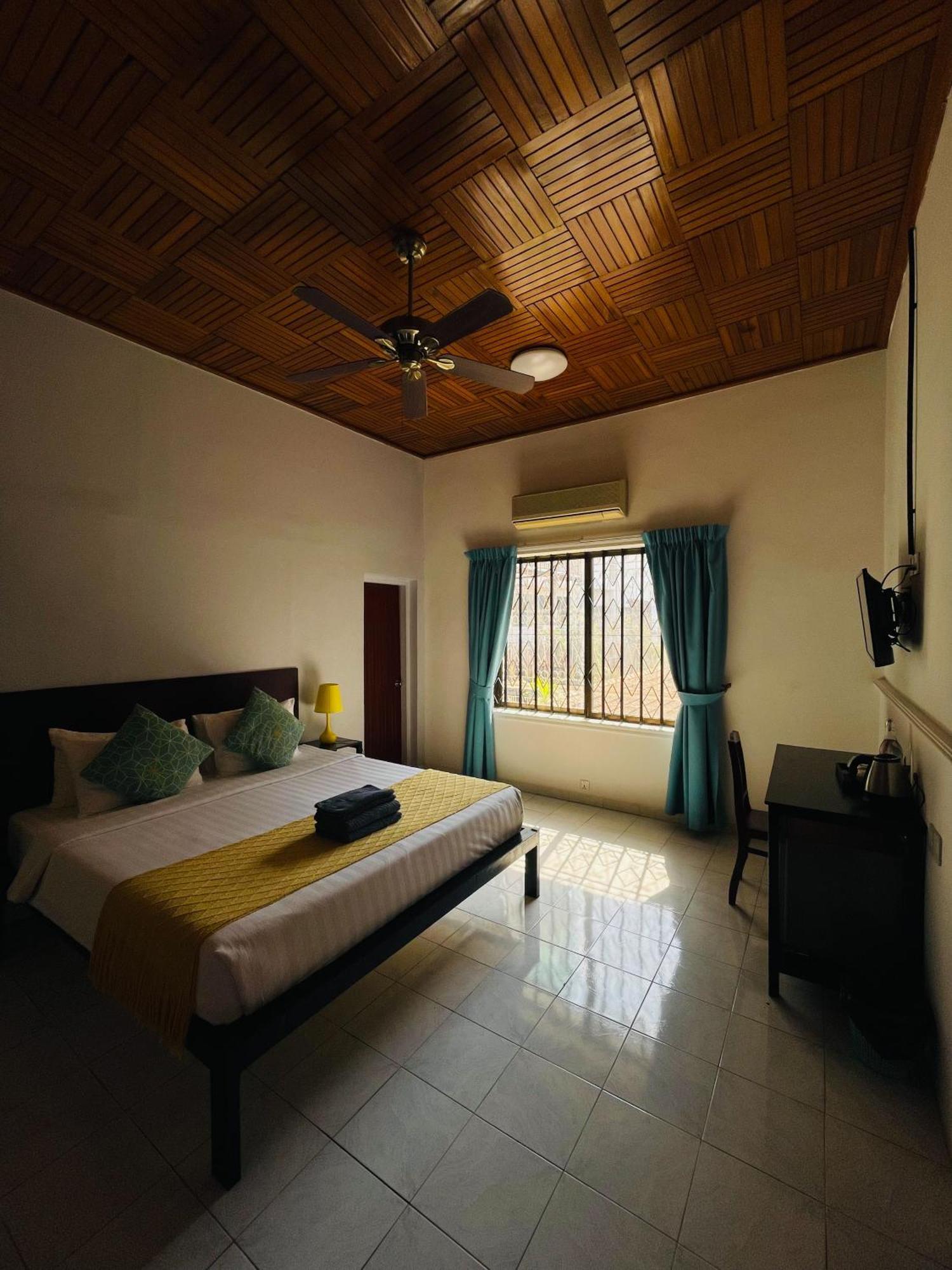 Hotel Birdcage Boutique Phnom Penh Esterno foto