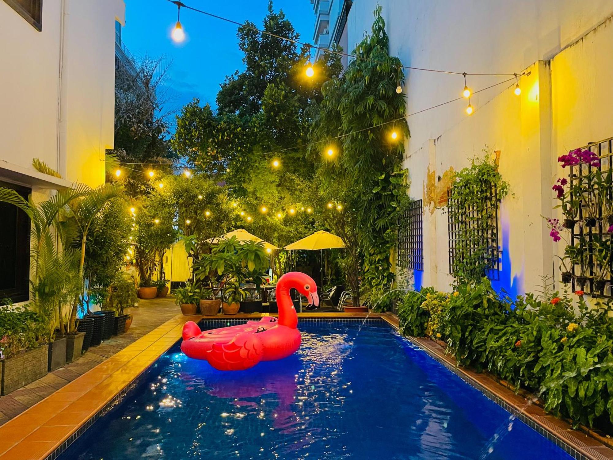Hotel Birdcage Boutique Phnom Penh Esterno foto